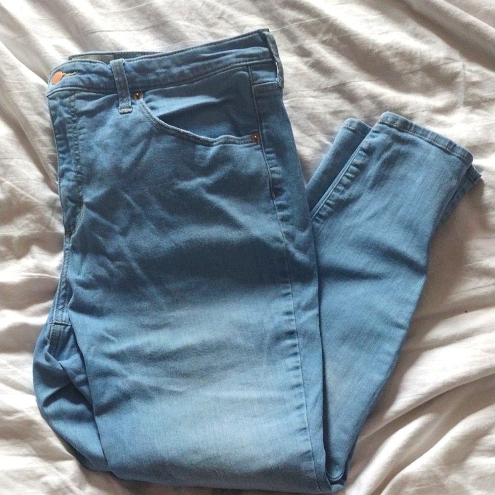 Universal Thread Jeans